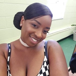 Meet your Posher, Raphaela